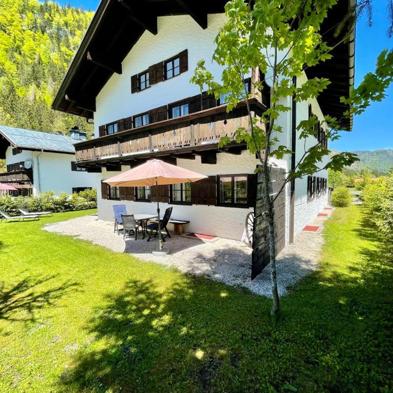 Forsthaus Reit im Winkl - Apartment mit 3 Schlafzimmern und Bergblick - 1