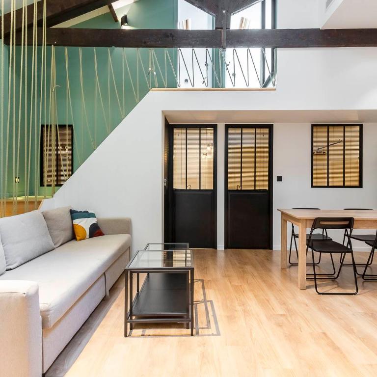 Loft Spacieux pour 10 personnes avec Terrasse - Maison 4 Chambres - 1