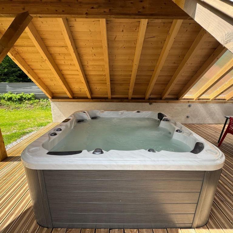 Chalet du saut de la bourrique, plain-pied, SPA couvert, terrain clôturé - Chalet 2 Chambres - 1