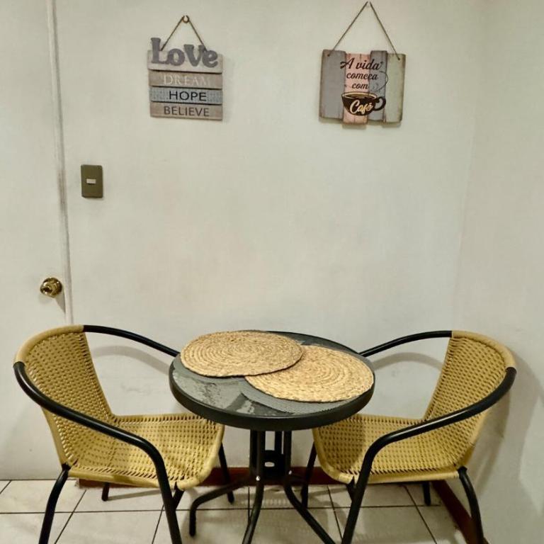 Departamento, cerca de Movistar arena, con parking de reserva en el edificio, dos estaciones de metro a pasos, y locomoción a la puerta - Apartamento de 1 dormitorio - 8
