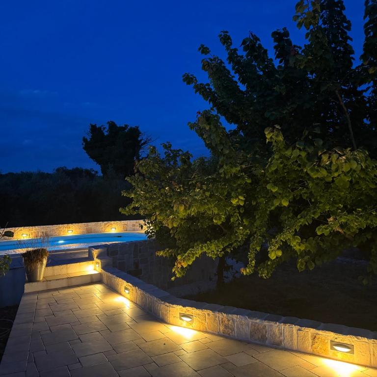 Villa Fiore - Three-Bedroom House - 28