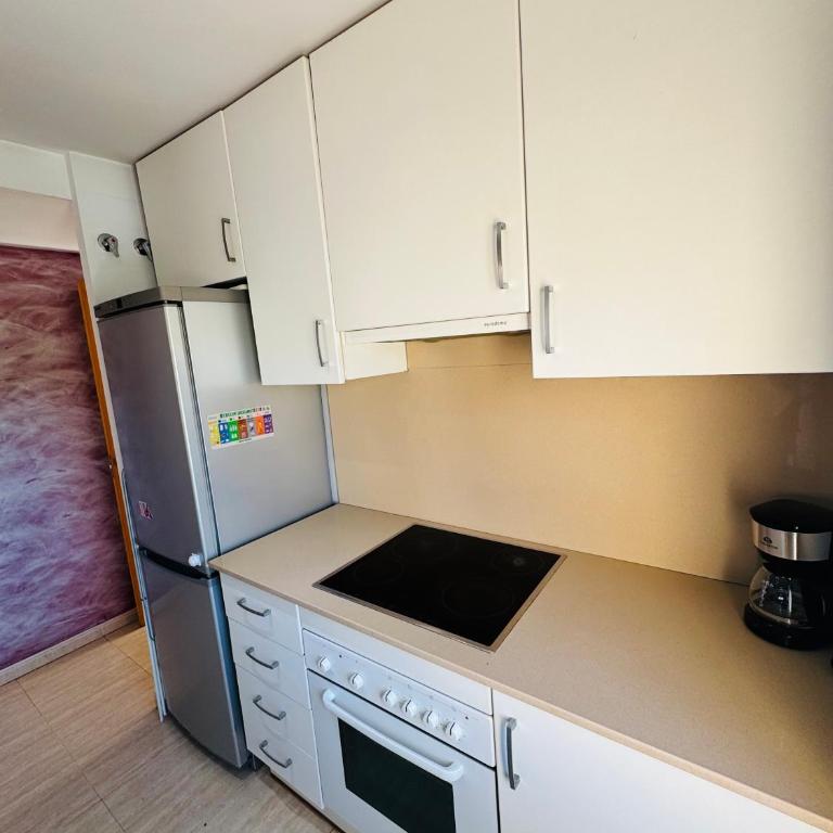 Magnífico piso con piscina y terraza grande cerca de la playa - Apartamento de 2 dormitorios con vistas a la montaña - 15