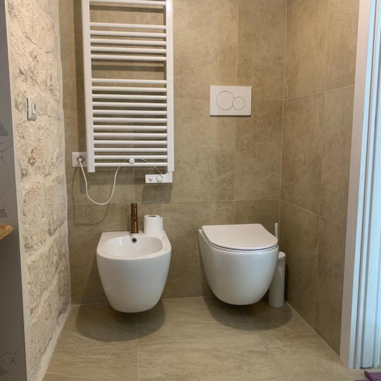 Casale Montedoro - Camera Matrimoniale con Bagno Privato - 6