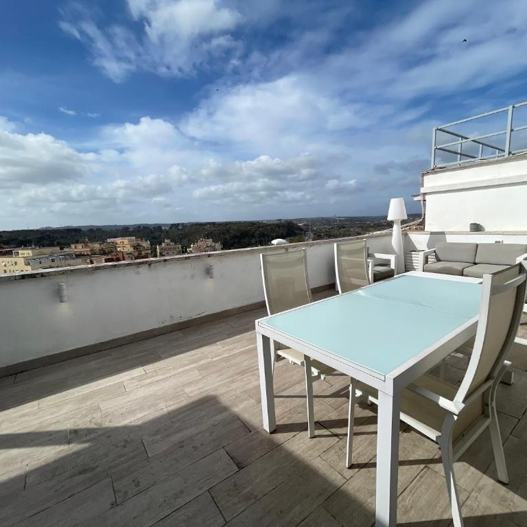 YCH-Attico con splendida vista su Villa Ada - Apartment mit 1 Schlafzimmer - 23