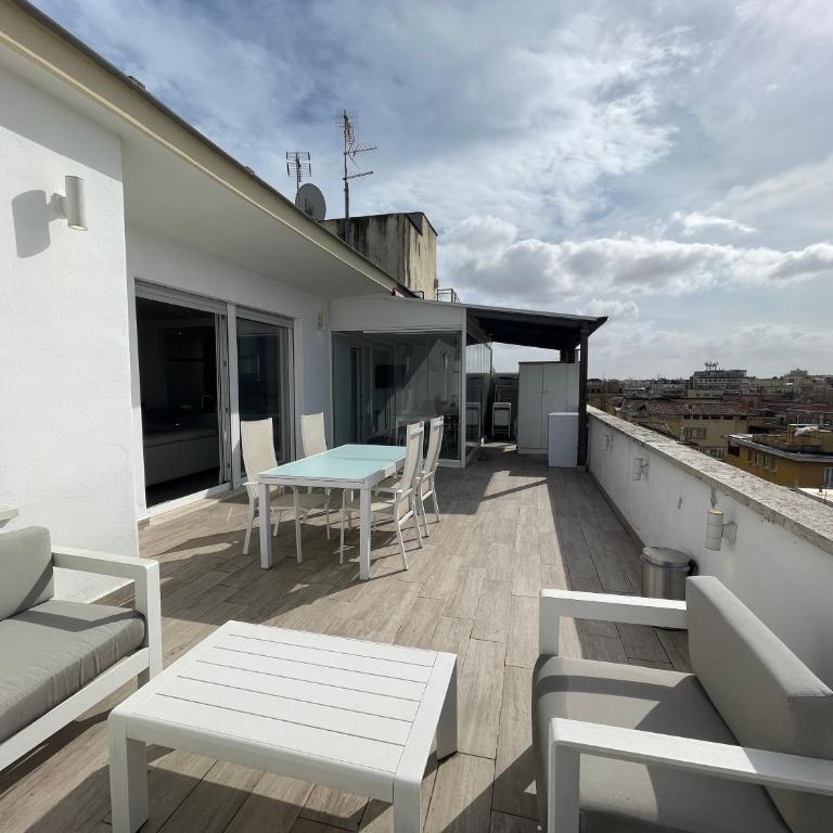 YCH-Attico con splendida vista su Villa Ada - Apartment mit 1 Schlafzimmer - 21