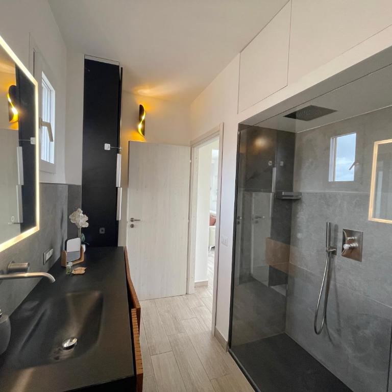 YCH-Attico con splendida vista su Villa Ada - Apartment mit 1 Schlafzimmer - 29