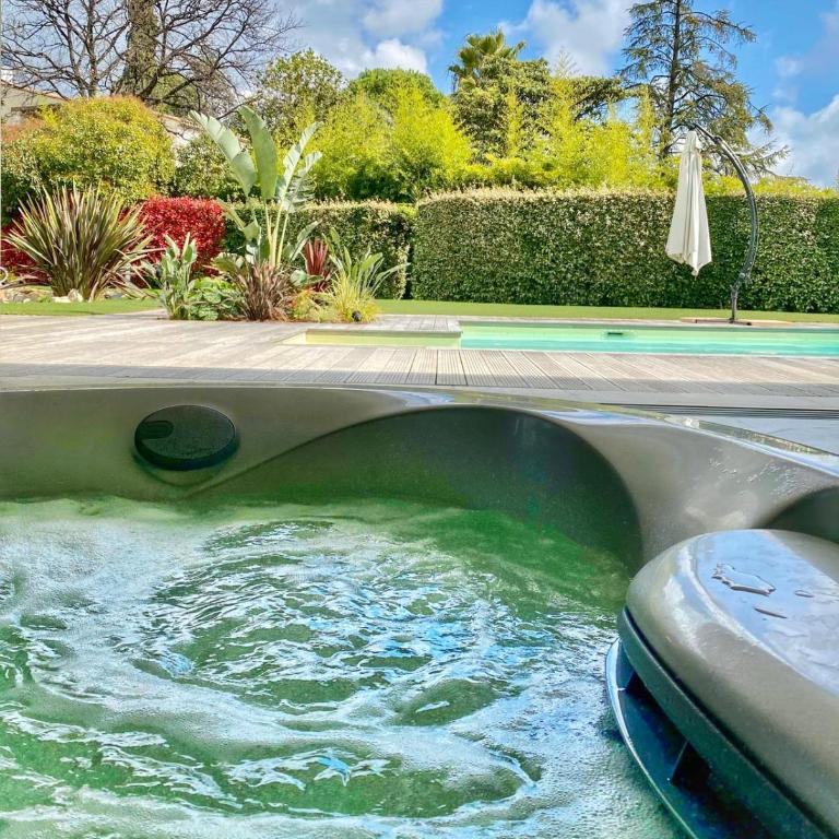 Villa d'exception avec piscine 15 m, spa, aperçu mer et calme absolu - Villa avec Piscine Privée - 28