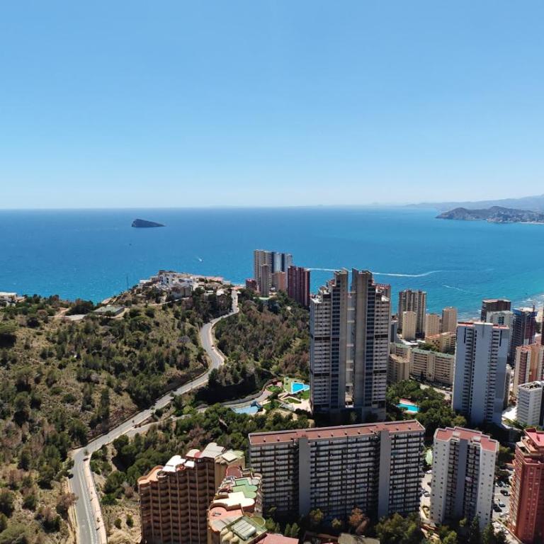 Luxury apartment on the 41st floor with stunning sea views - Three-Bedroom Apartment - 39