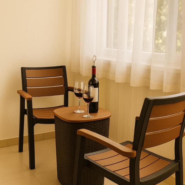 Apto Remodelado a 1 cuadra playas Rodadero - Apartamento de 2 dormitorios con balcón - 3