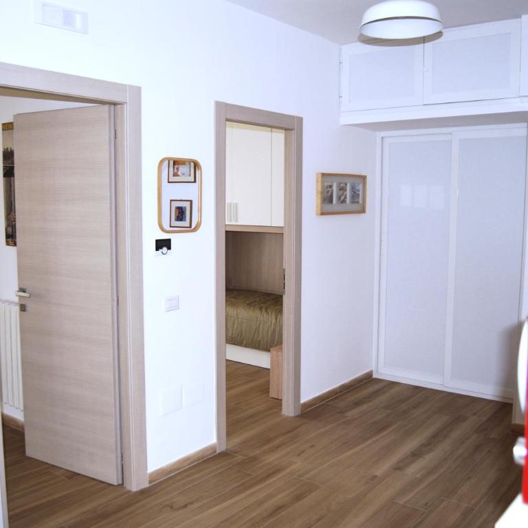 Tiburtina Family Apartment - Two-Bedroom Apartment with Balcony - 19