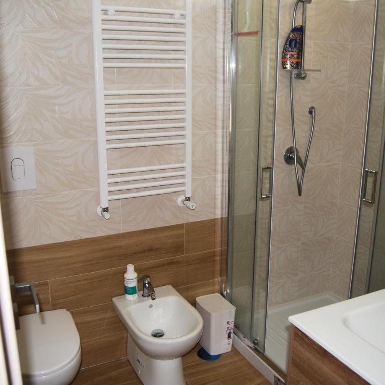 Tiburtina Family Apartment - Two-Bedroom Apartment with Balcony - 21