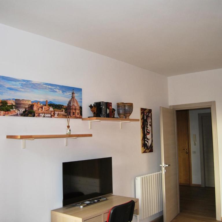 Tiburtina Family Apartment - Two-Bedroom Apartment with Balcony - 24