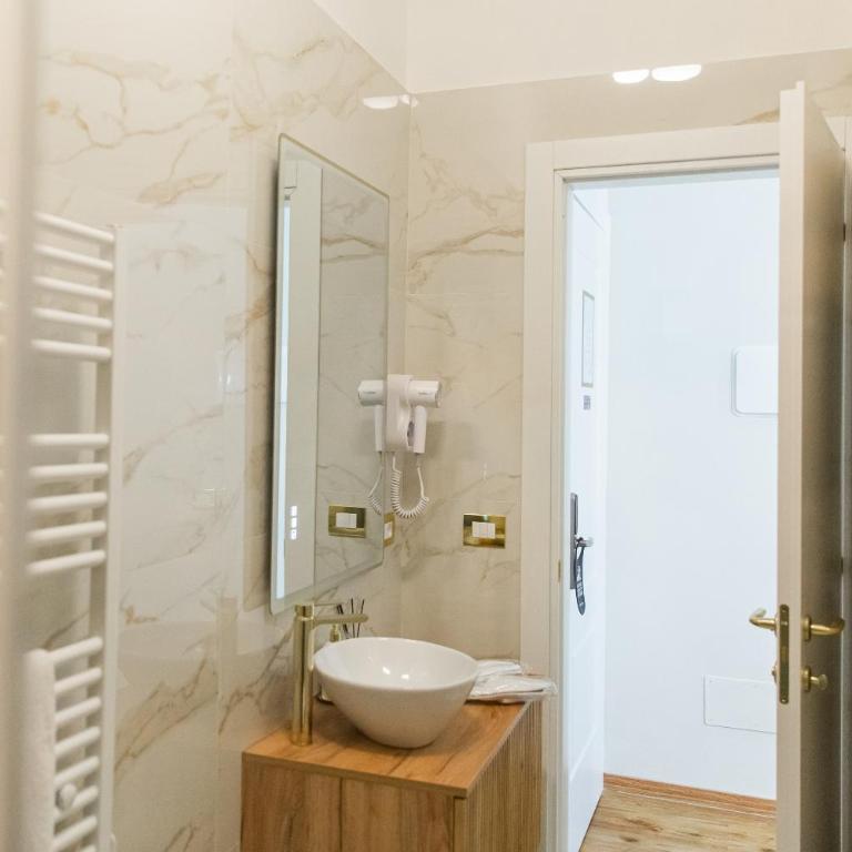 Golden Palace Luxury Guest House - Camera Matrimoniale Superior - 5