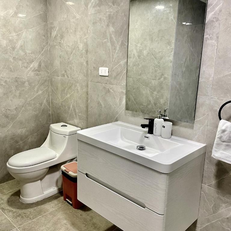 Casa entera 3D3B para 8-10 Personas Las Condes - Escuela Militar - Casa de 3 dormitorios - 24