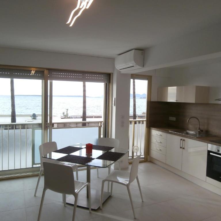 Iberia Beach Front Sea - One-Bedroom Apartment with Sea View - 2