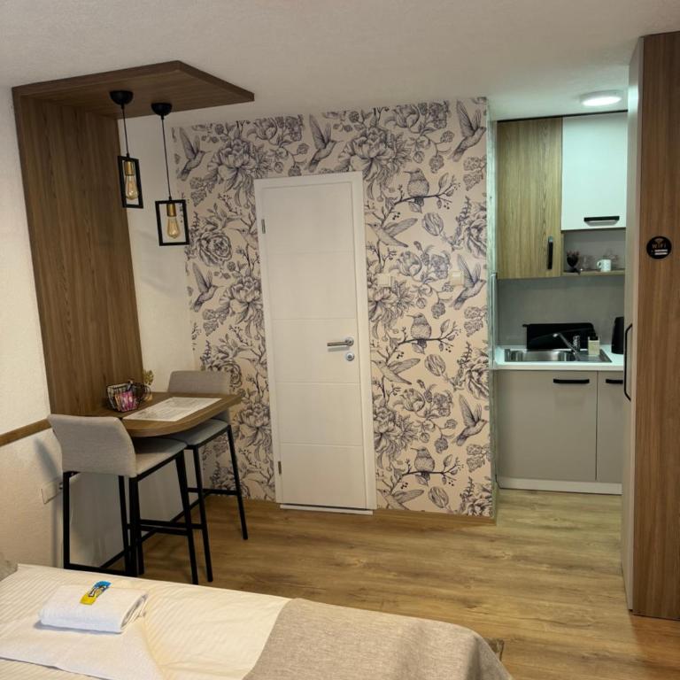 Apartments HAN 2 Sarajevo - Deluks Dvokrevetna Soba sa Bračnim Krevetom/Zasebnim Krevetima - 17