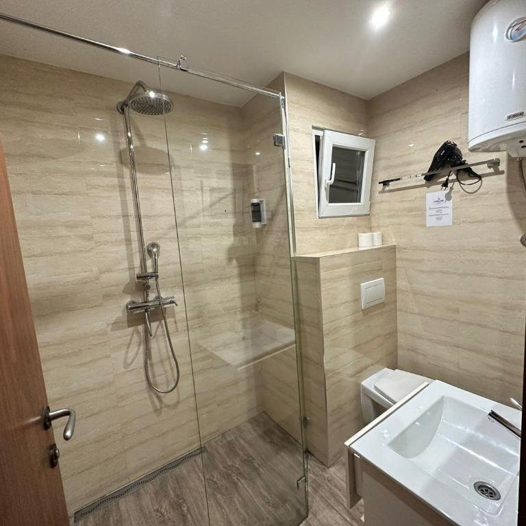 Central Park Rooms - Family Room - 2