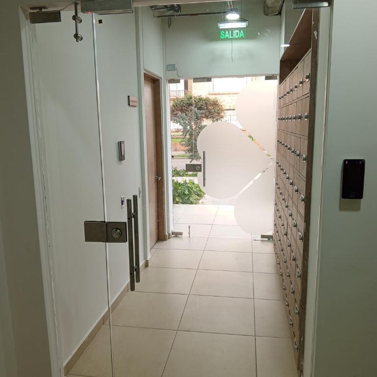 Soul Santa Bárbara executive, wifi 300 megas, Big Queen size bed, Smart tv Netflix, Walking distance to Unicentro Mall, Starbucks in front of the building, Top location - Apartamento de 1 dormitorio - 25