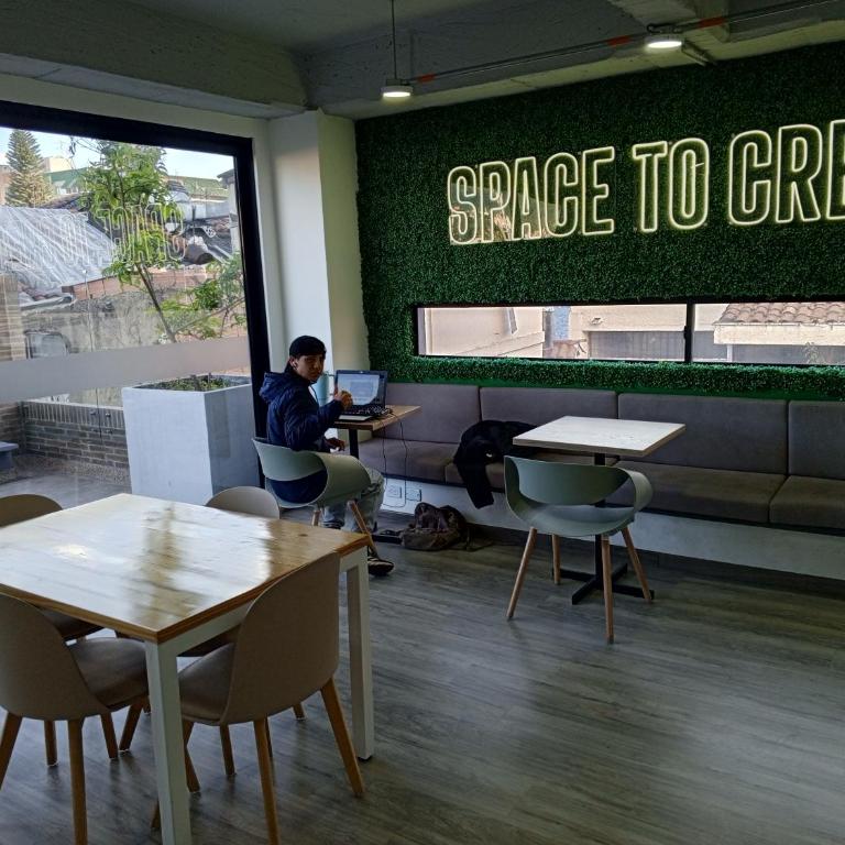 Soul Santa Bárbara executive, wifi 300 megas, Big Queen size bed, Smart tv Netflix, Walking distance to Unicentro Mall, Starbucks in front of the building, Top location - Apartamento de 1 dormitorio - 24