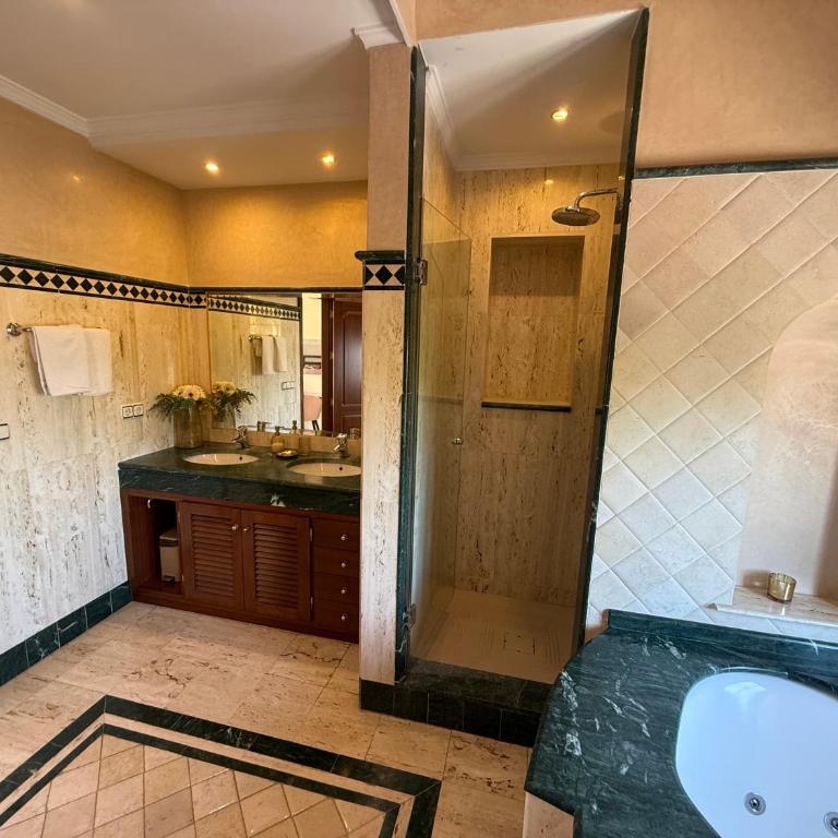 Family friendly villa next to Puerto Banus - Villa - 36