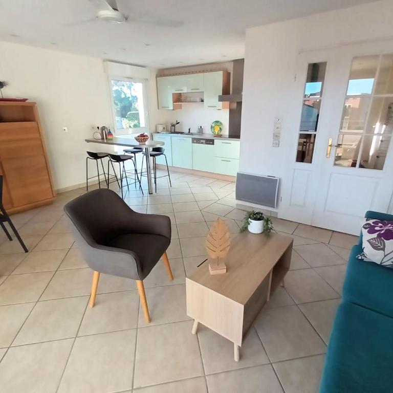 T3 vue mer, 2 chambres, piscine, terrasse, parking public gratuit à 150m - Apartment mit Meerblick - 10