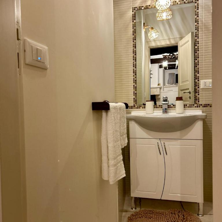 Elegance home - Appartamento con 1 Camera da Letto - 17
