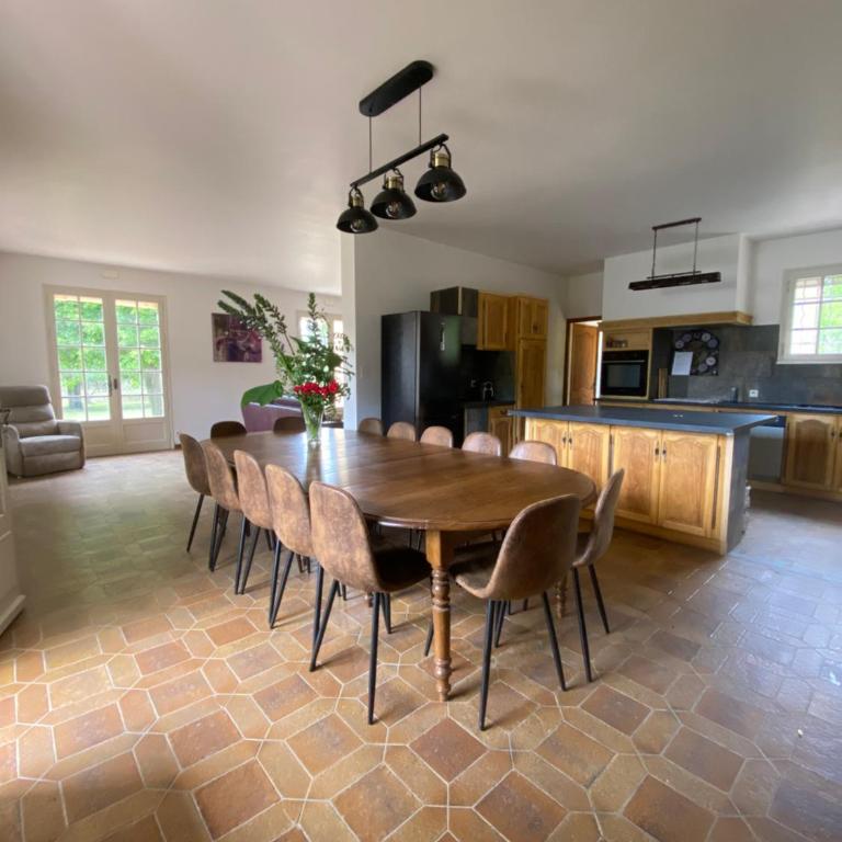 Les Mourguettes maison familiale avec piscine et garage sur 2000 m2 de terrain en campagne - Maison 7 Chambres - 19