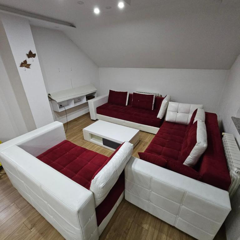 Ilidža فله مع حديقة - Villa - 13
