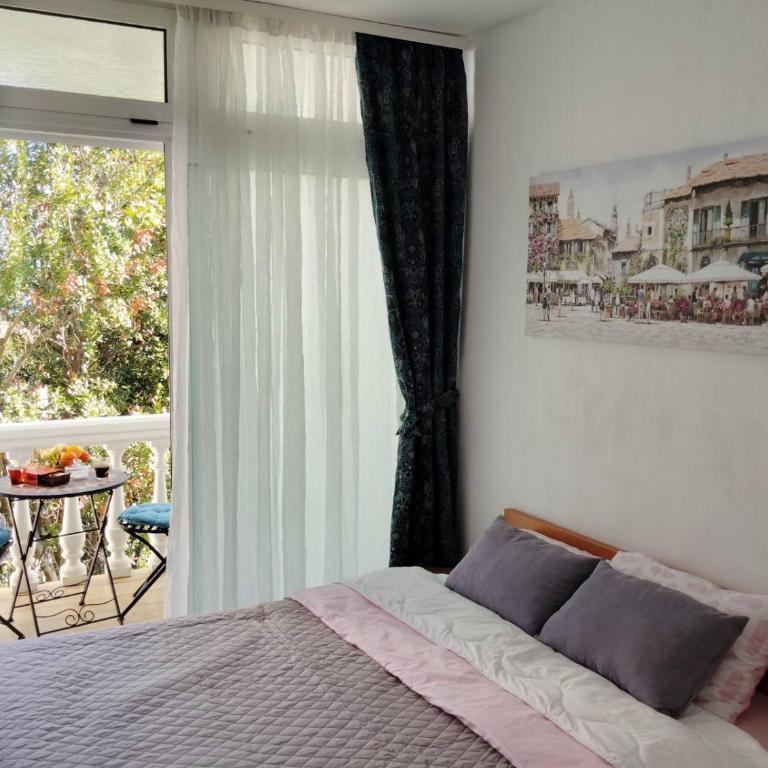 Veronika - One-Bedroom Apartment with Balcony - 8