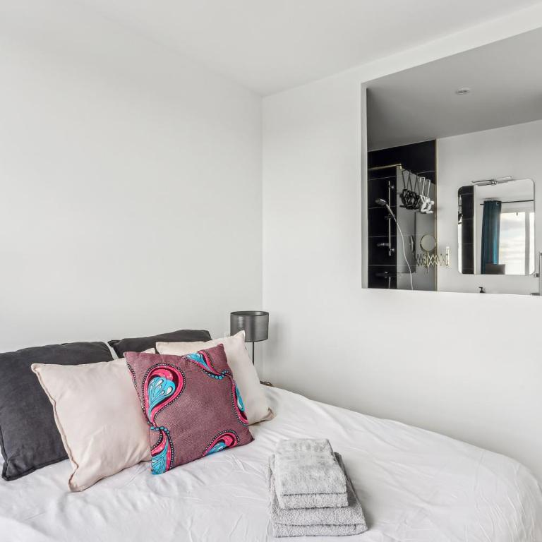 Appartement vue sur TOUT Paris ! - Appartement 2 Chambres - 17