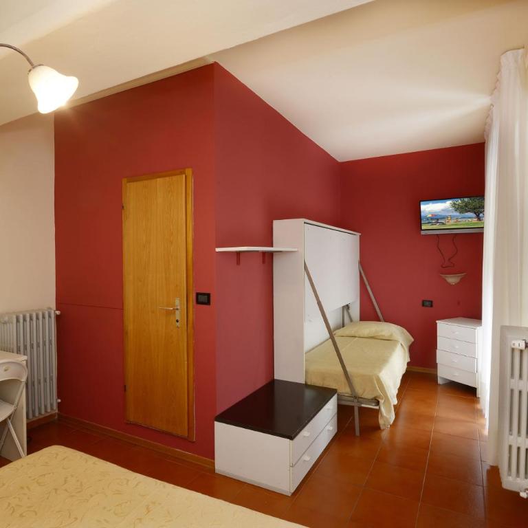 Hotel Commercio - Camera Tripla con Balcone - 4