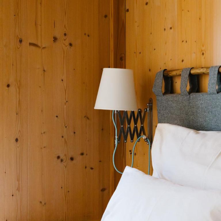 Strandcafé Hideaways Altaussee - One-Bedroom Apartment with Balcony and Water View - 10