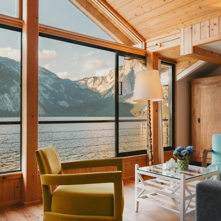 Strandcafé Hideaways Altaussee - One-Bedroom Apartment with Balcony and Water View - 20