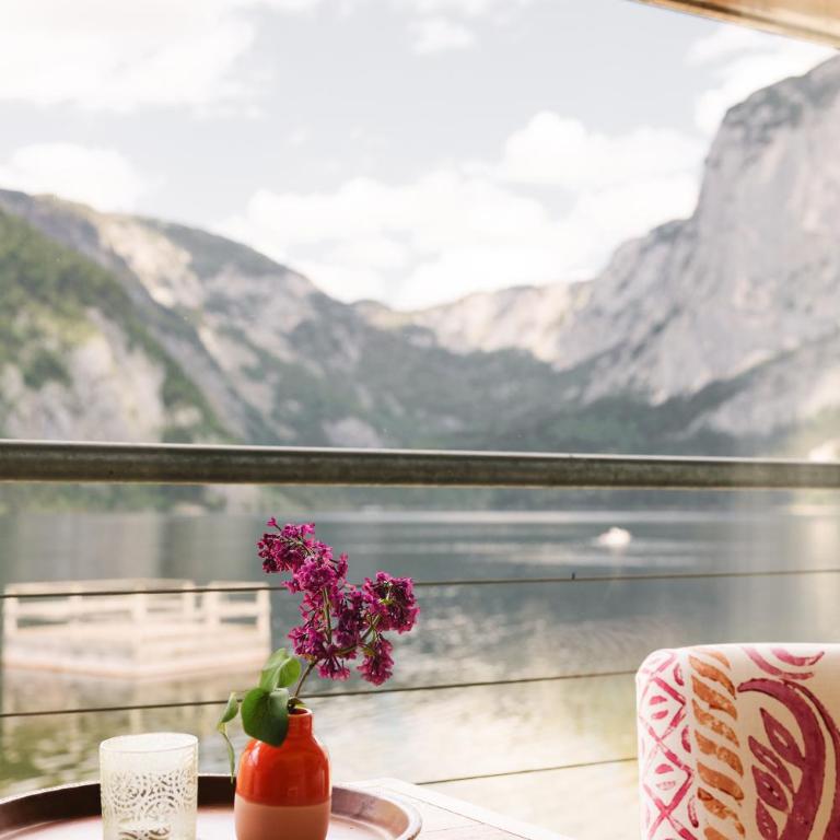Strandcafé Hideaways Altaussee - One-Bedroom Apartment with Lake View - 2
