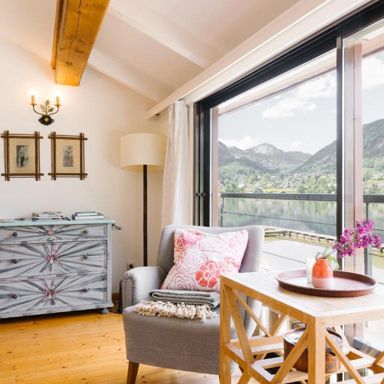 Strandcafé Hideaways Altaussee - One-Bedroom Apartment with Lake View - 13