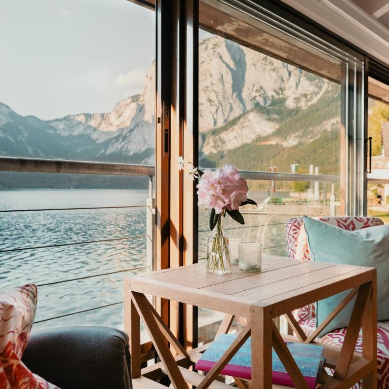 Strandcafé Hideaways Altaussee - One-Bedroom Apartment with Lake View - 16