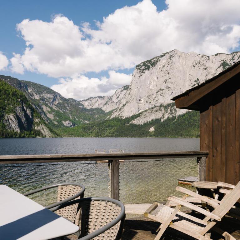 Strandcafé Hideaways Altaussee - One-Bedroom Apartment with Balcony and Water View - 6