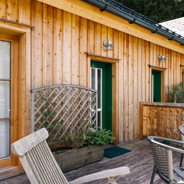 Strandcafé Hideaways Altaussee - One-Bedroom Apartment with Balcony and Water View - 7
