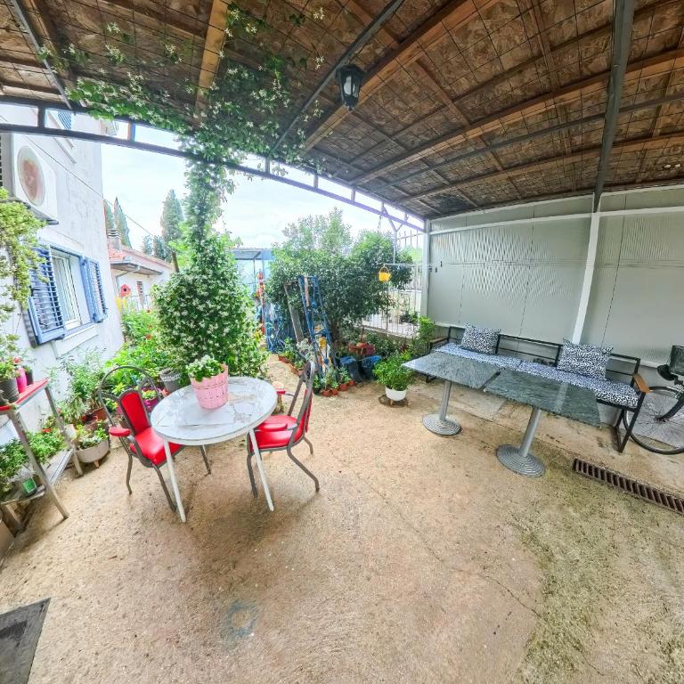 Tivat Garden Apartments - Near Airport & Beach, Quiet Stay - Two-Bedroom Apartment - 27