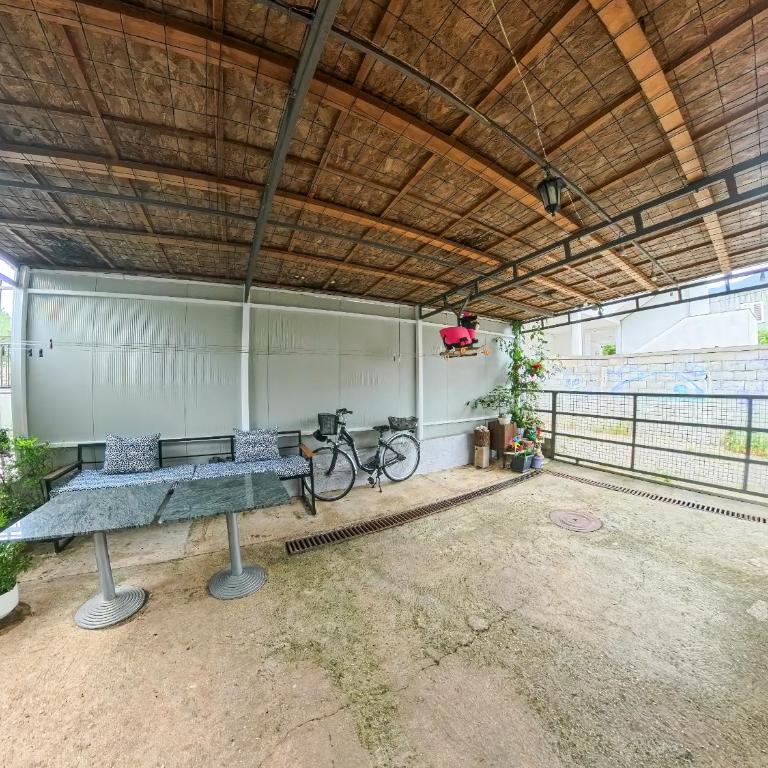 Tivat Garden Apartments - Near Airport & Beach, Quiet Stay - Two-Bedroom Apartment - 30