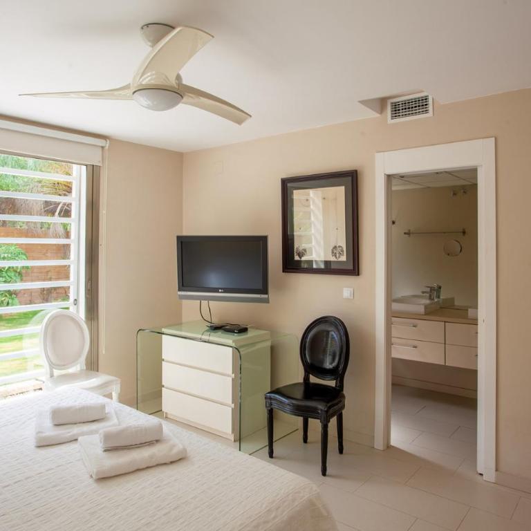 Villas Playa - Three-Bedroom Deluxe Apartment - 15