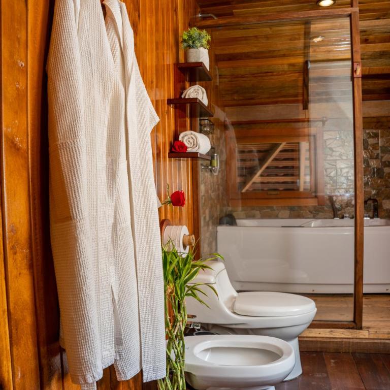 Heimatlos Amazon Lodge - Habitación Doble Deluxe con bañera - 1