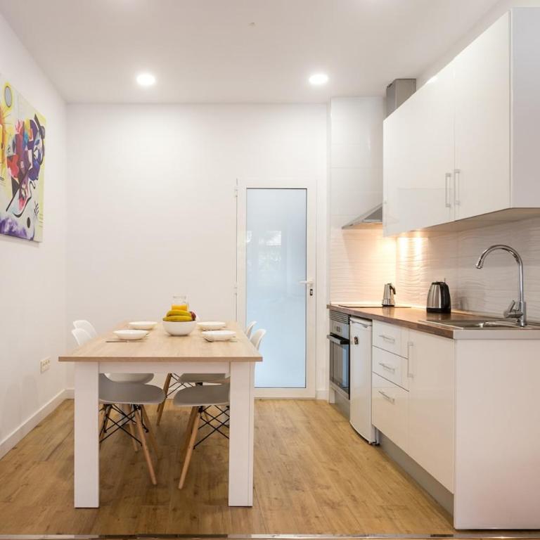 Apartamento Alicante Centro Don Bosco - Three-Bedroom Apartment - 27