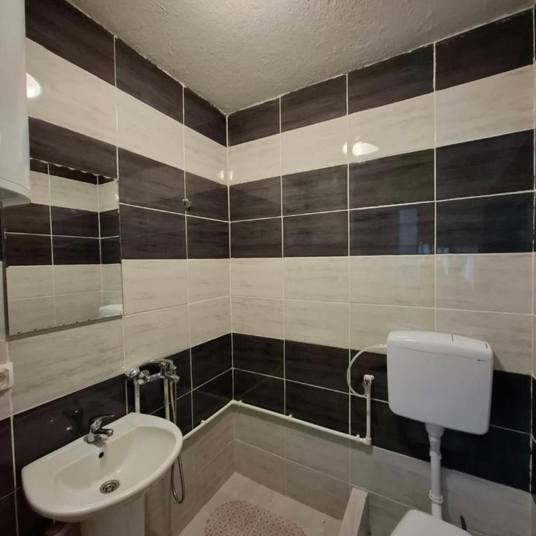 Apartmani Djole i Nika - One-Bedroom Apartment - 11