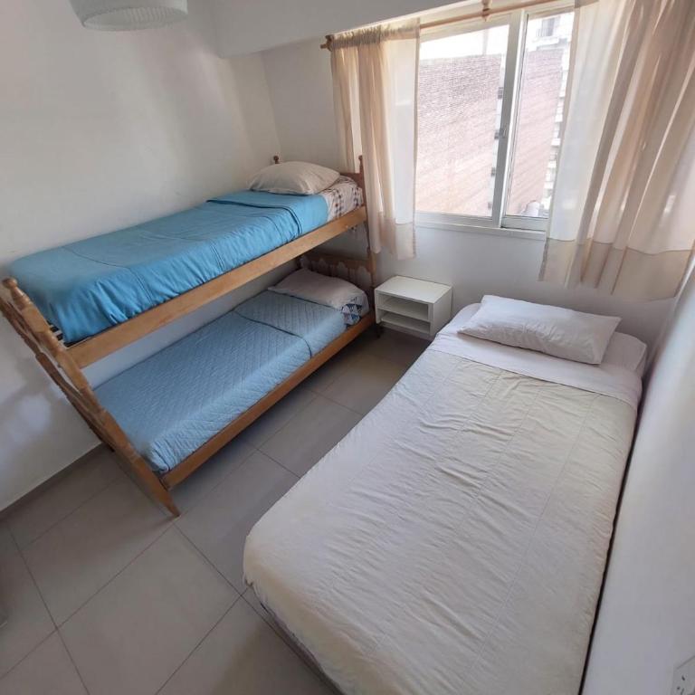 Depto céntrico de 3 habitaciones y cochera - Apartamento de 3 dormitorios - 10