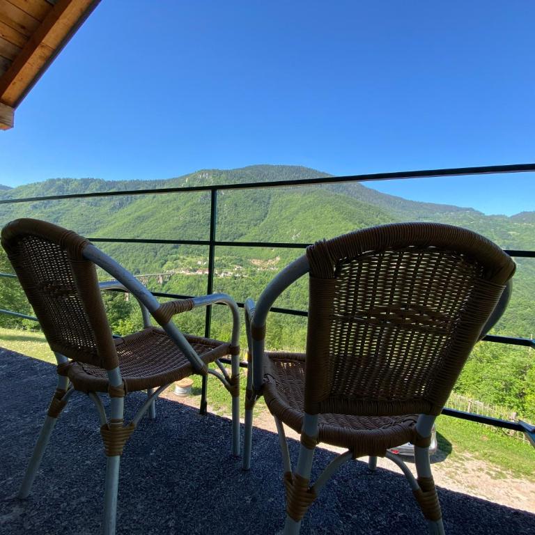 Rooms DVORIŠTA - Triple Room with Private External Bathroom - 9