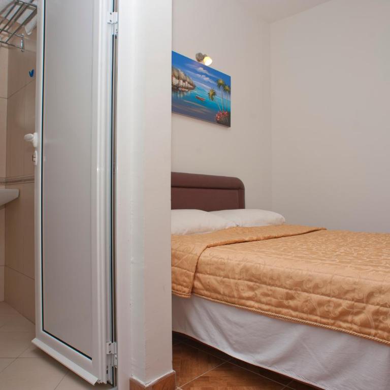 Apartments Gold - Double Room with Terrace - 2