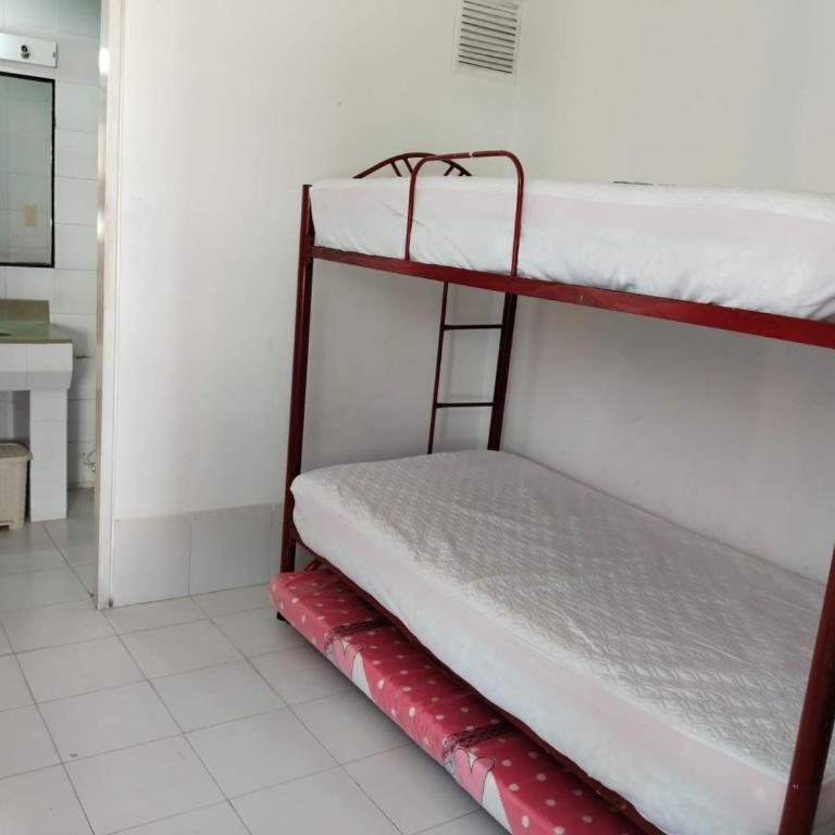 PH1 Plaza 3 Rodadero - Three-Bedroom Apartment - 18