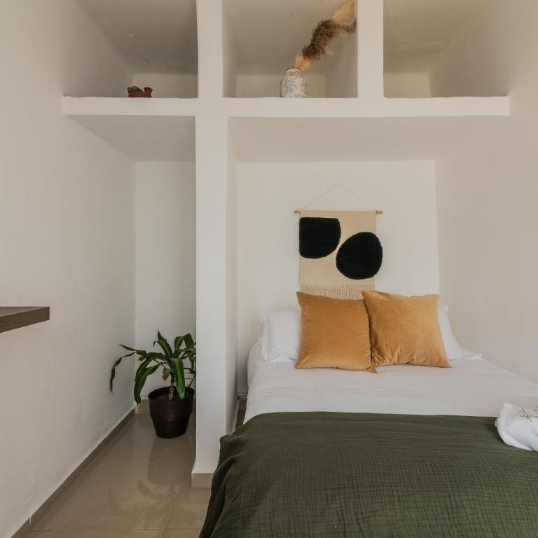 Beautiful 6 BDR Villa with AC in La Condesa - Villa - 24
