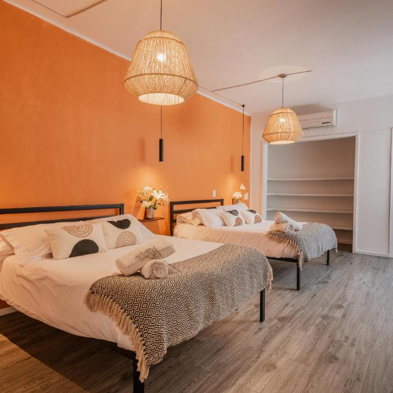 Beautiful 6 BDR Villa with AC in La Condesa - Villa - 16